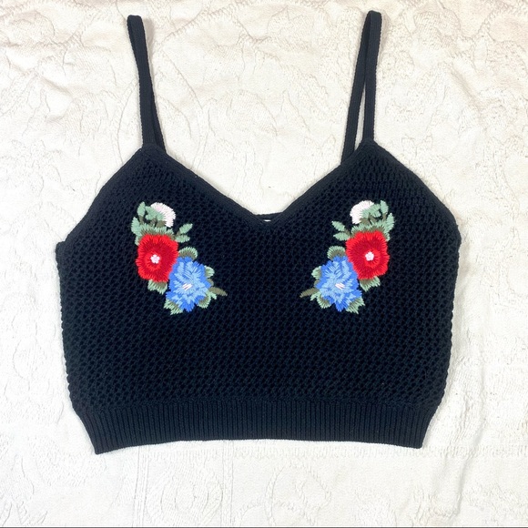 American Eagle Outfitters Tops - American eagle outfitters black knit floral embroidered size large